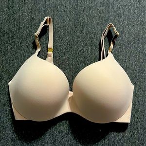 Victoria's Secret bras.